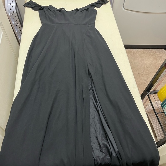 NWT Lulus M black ruffled side slit maxi dress - Picture 4 of 15